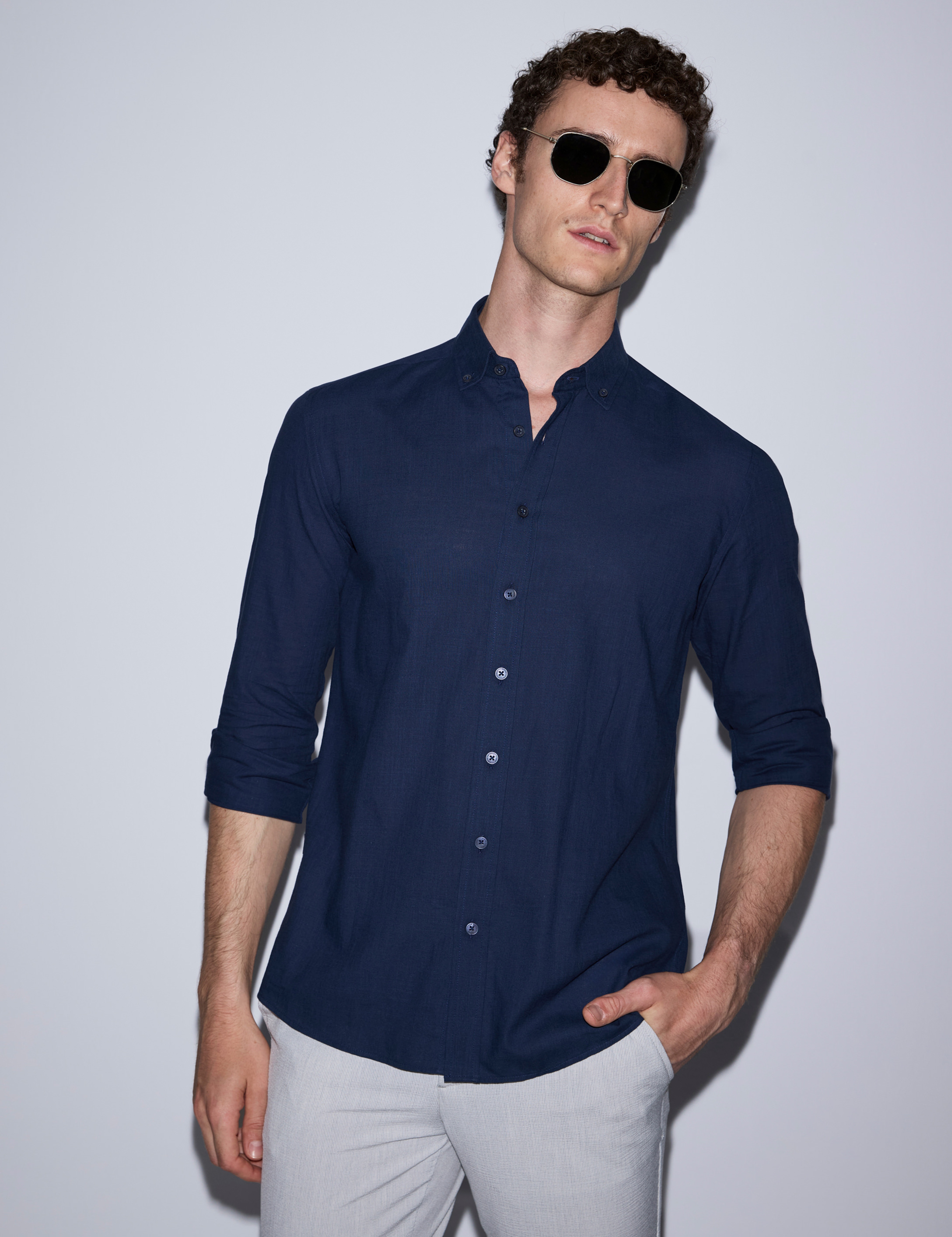 Koyu Lacivert %100 Pamuk Keten Görünümlü Slim Fit Uzun Kollu Gömlek