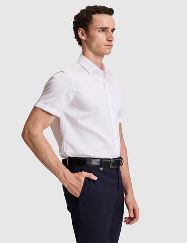 Beyaz Non İron Kolay Ütülenebilir Regular Fit Kısa Kollu Basic Gömlek