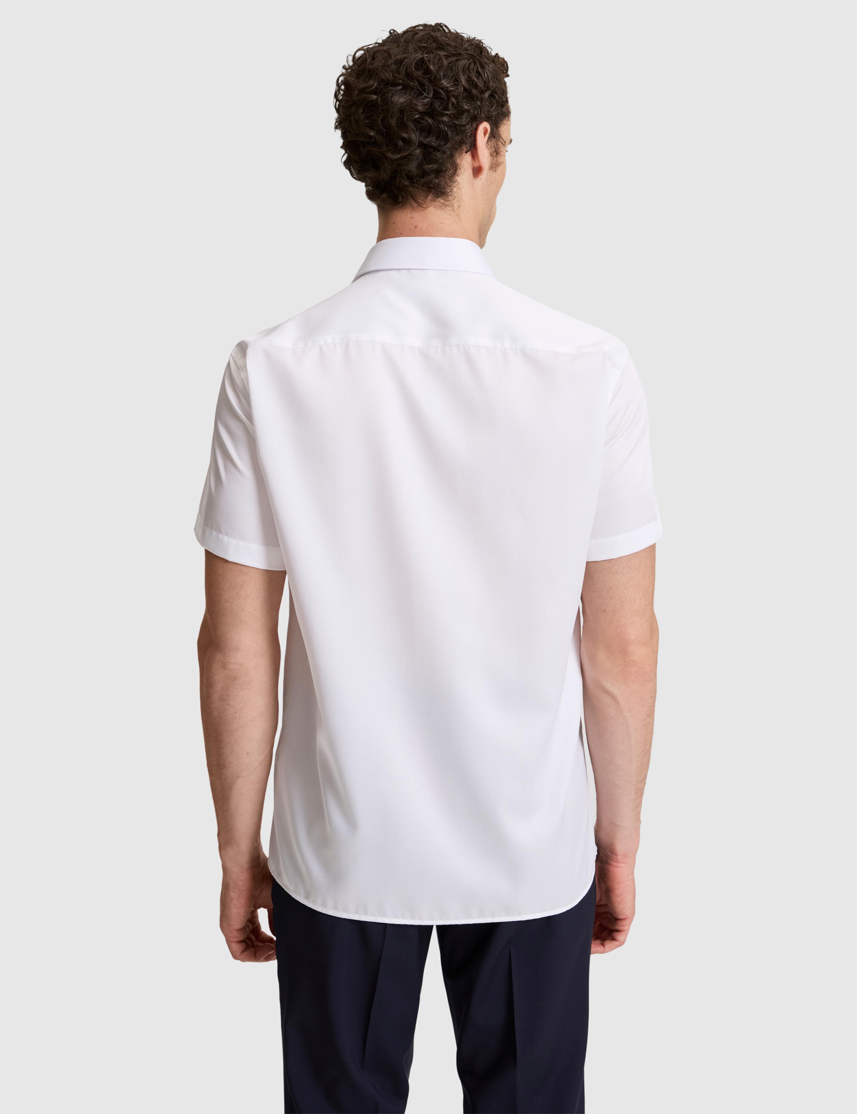 Beyaz Non İron Kolay Ütülenebilir Regular Fit Kısa Kollu Basic Gömlek