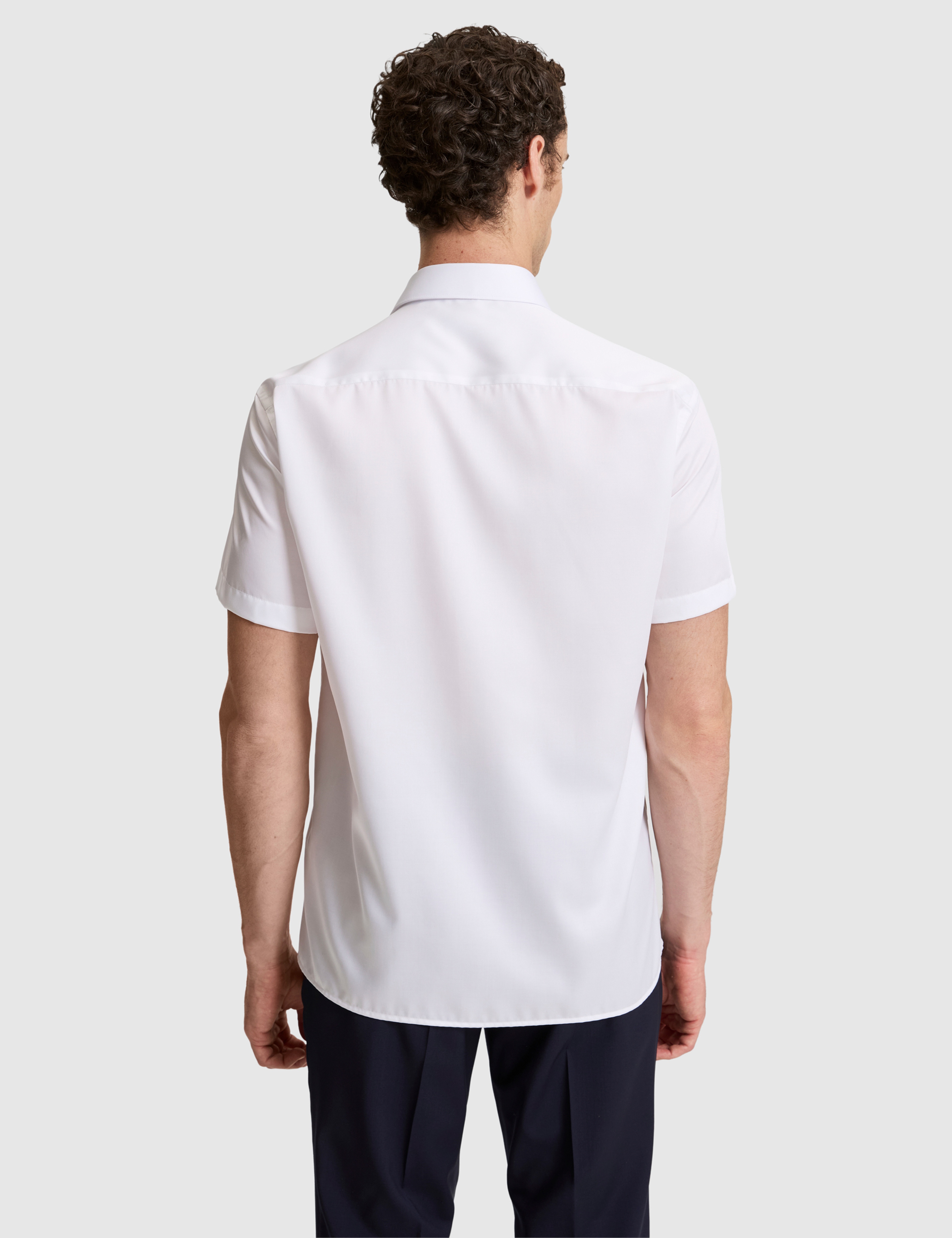 Beyaz Non İron Kolay Ütülenebilir Regular Fit Kısa Kollu Basic Gömlek - Image 5
