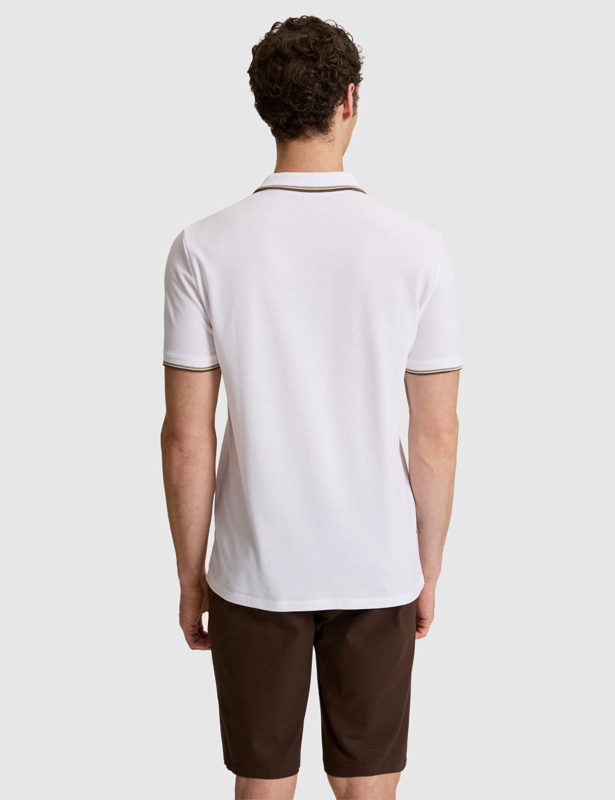 Beyaz Slim Fit %100 Pamuk Apaş Yaka Tişört - 50327845004
