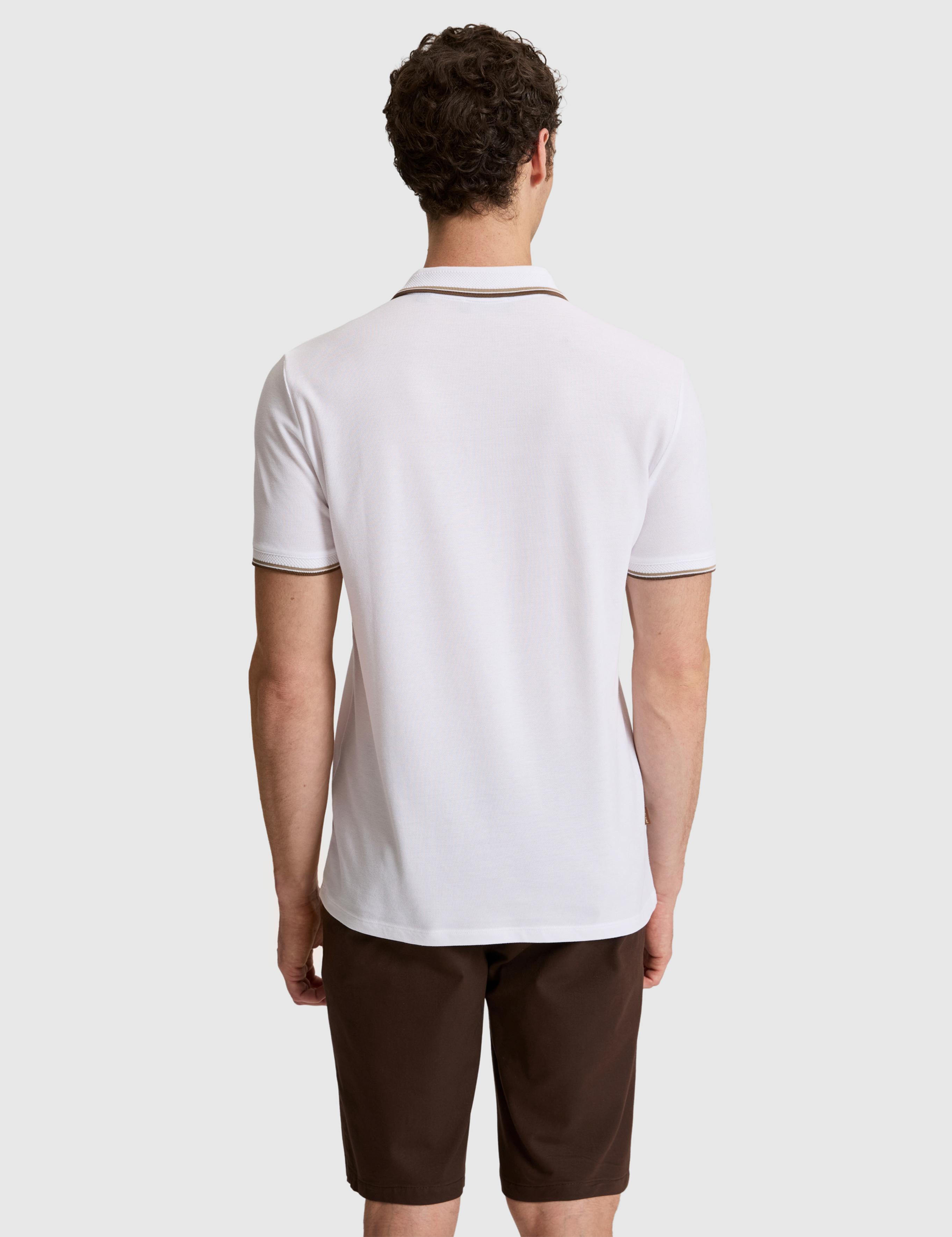 Beyaz Slim Fit %100 Pamuk Apaş Yaka Tişört