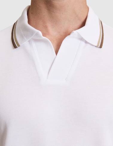 Beyaz Slim Fit %100 Pamuk Apaş Yaka Tişört