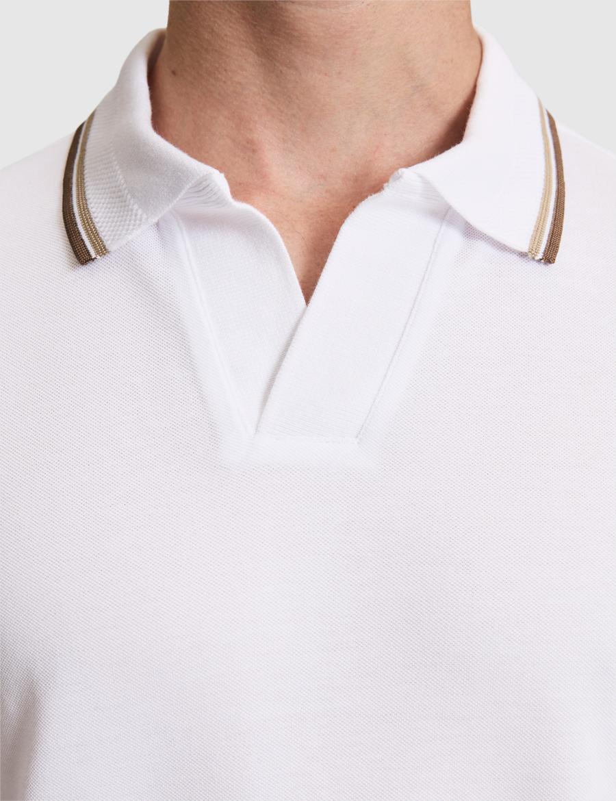 Beyaz Slim Fit %100 Pamuk Apaş Yaka Tişört