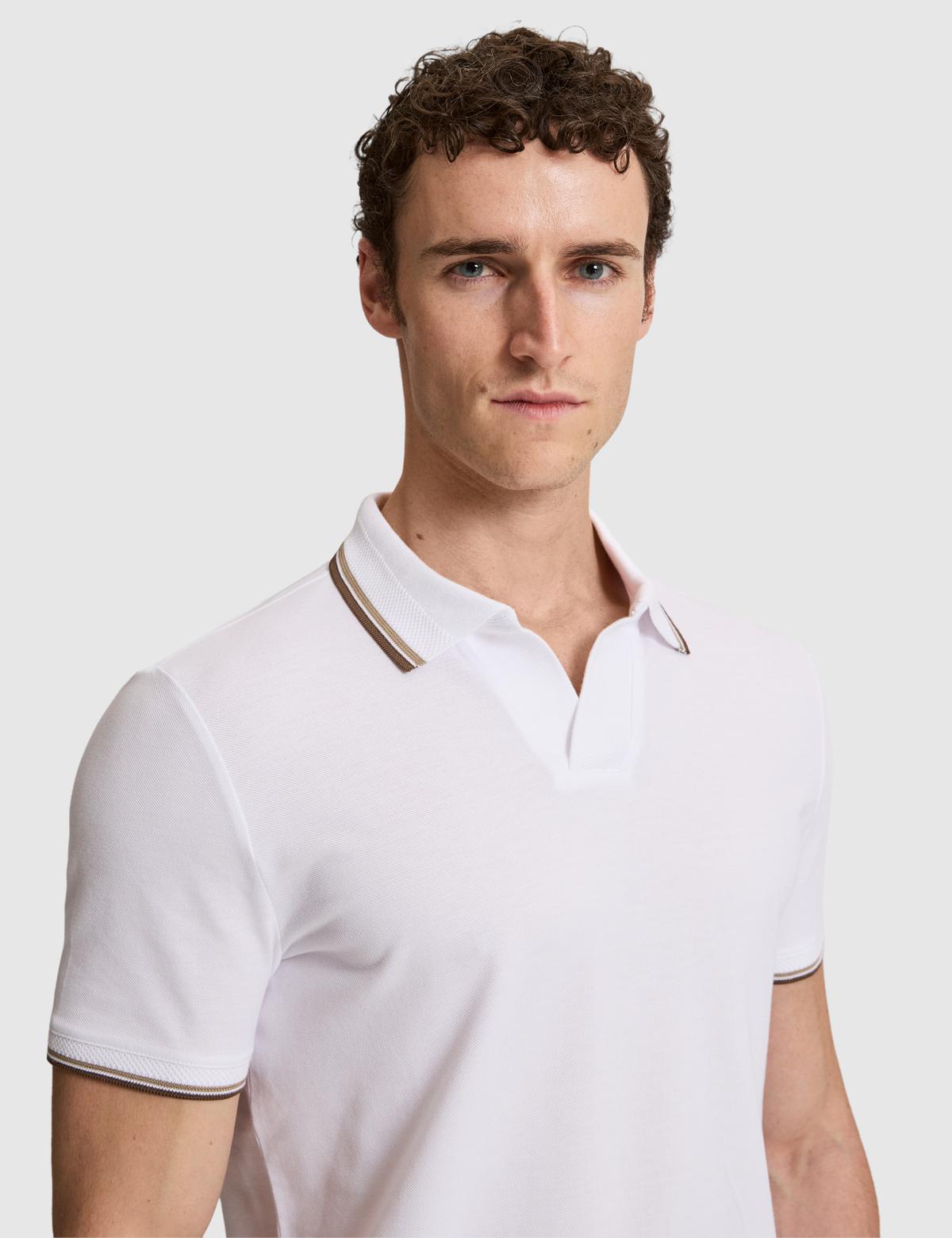 Beyaz Slim Fit %100 Pamuk Apaş Yaka Tişört - 50327845004