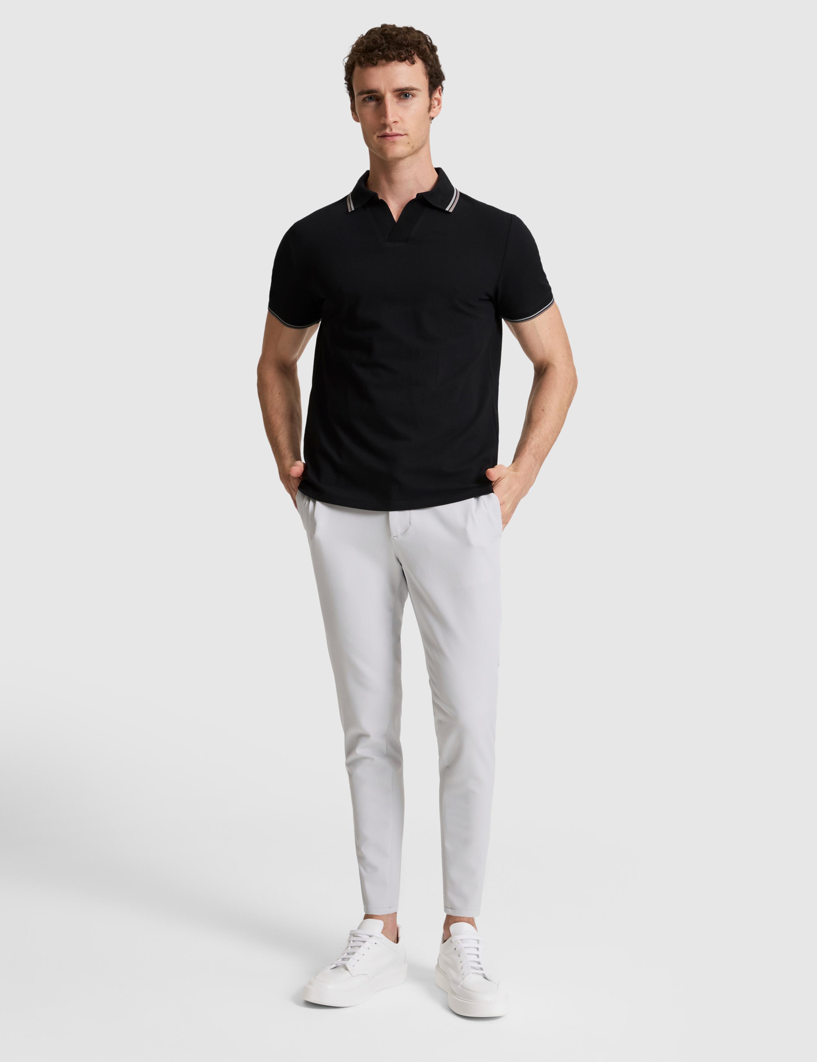 Siyah Slim Fit %100 Pamuk Apaş Yaka Tişört