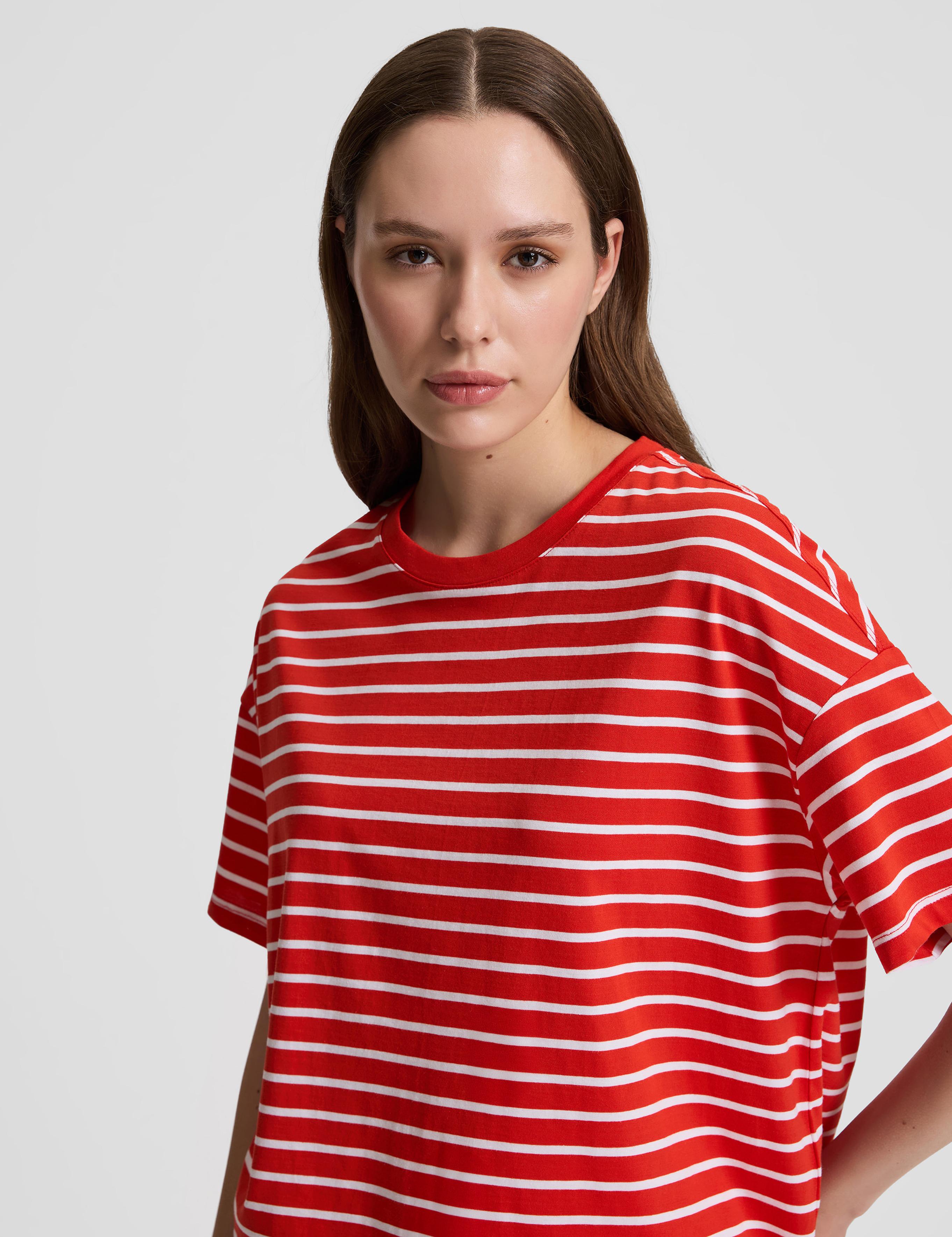 Kırmızı Oversize Tişört