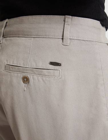 Taş Slim Fit Dokuma Şort