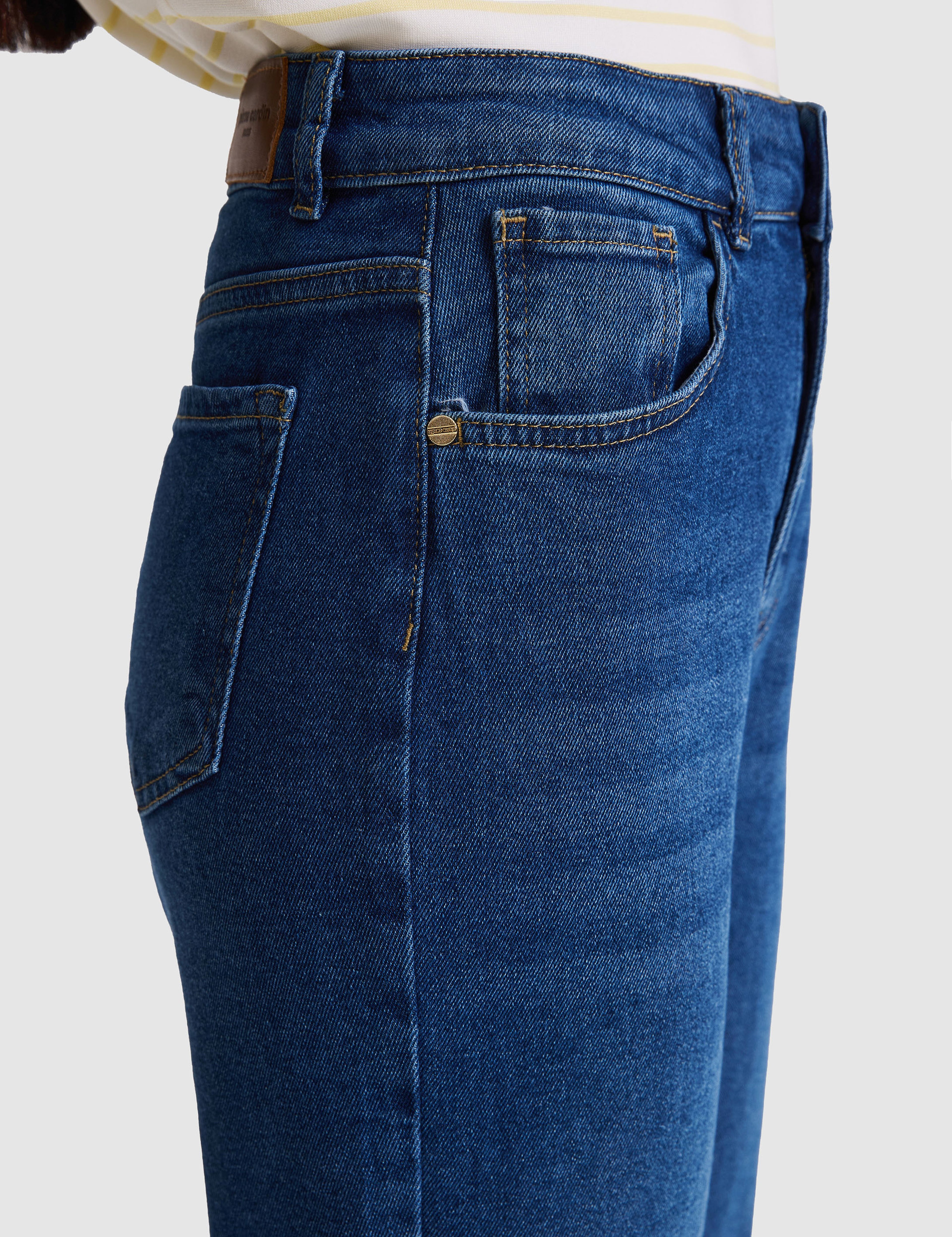Açık Mavi Mom High Waist Fit Jean Pantolon - Image 6