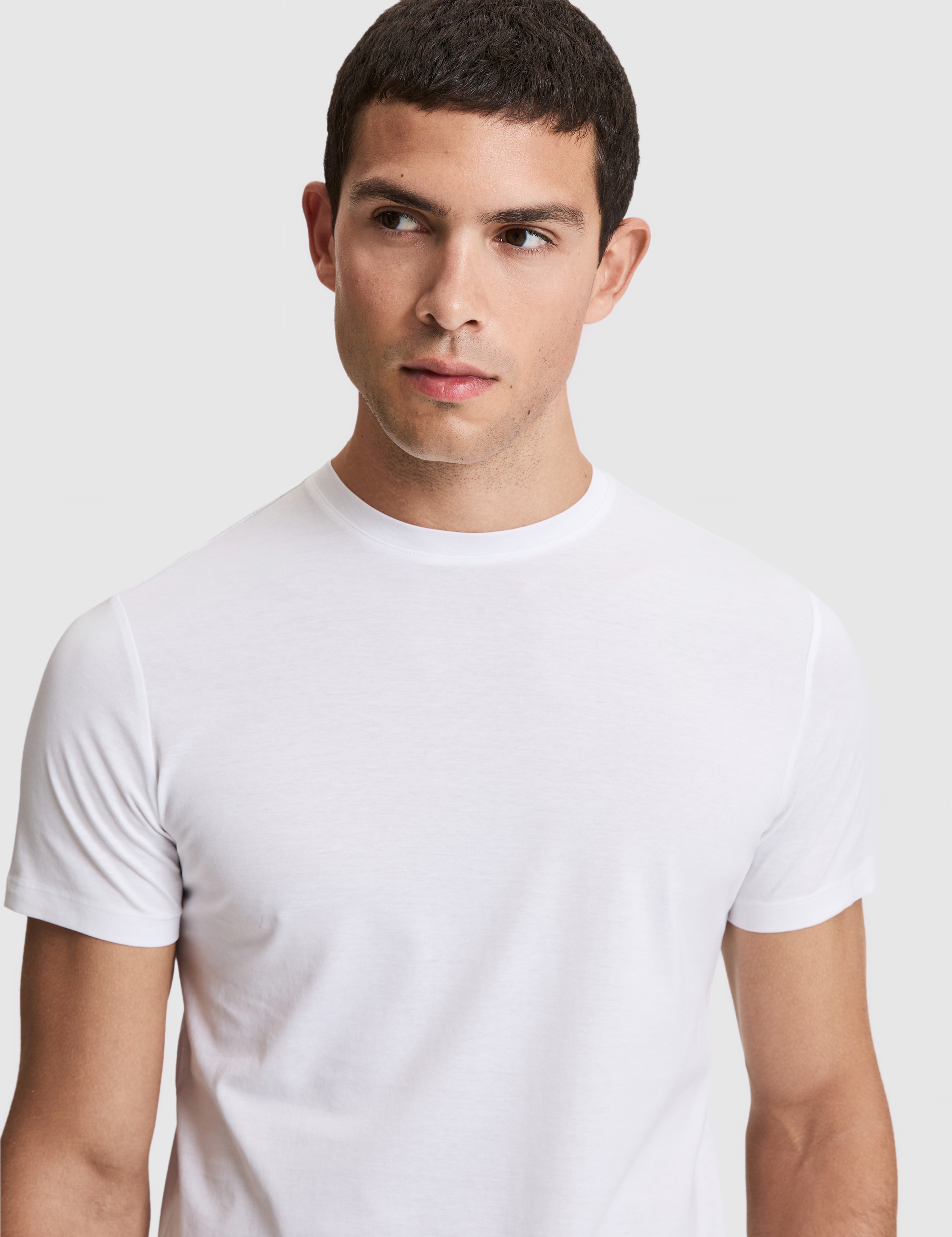 Beyaz Slim Fit %100 Pamuk Bisiklet Yaka Likralı Basic Tişört - Image 2