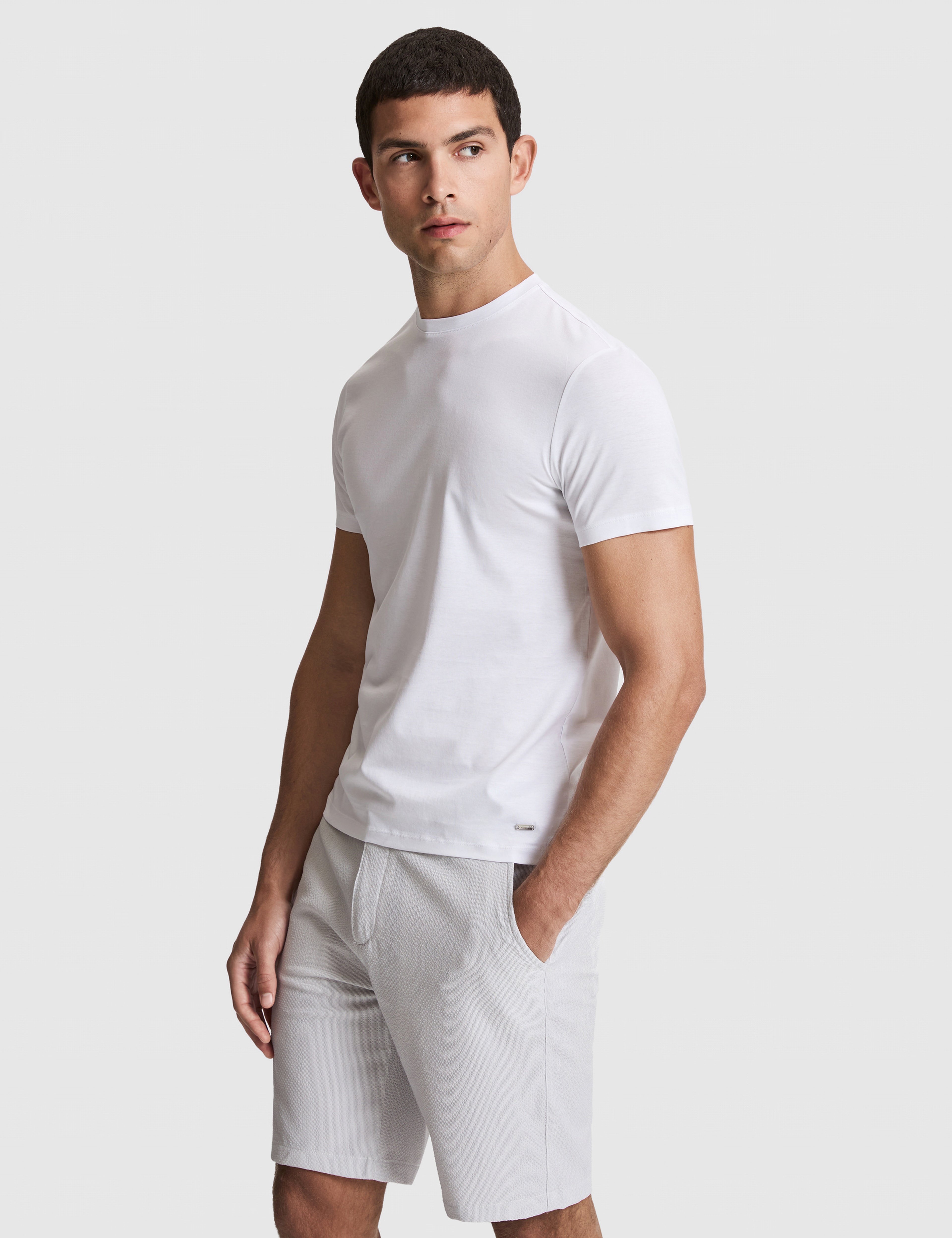 Beyaz Slim Fit %100 Pamuk Bisiklet Yaka Likralı Basic Tişört