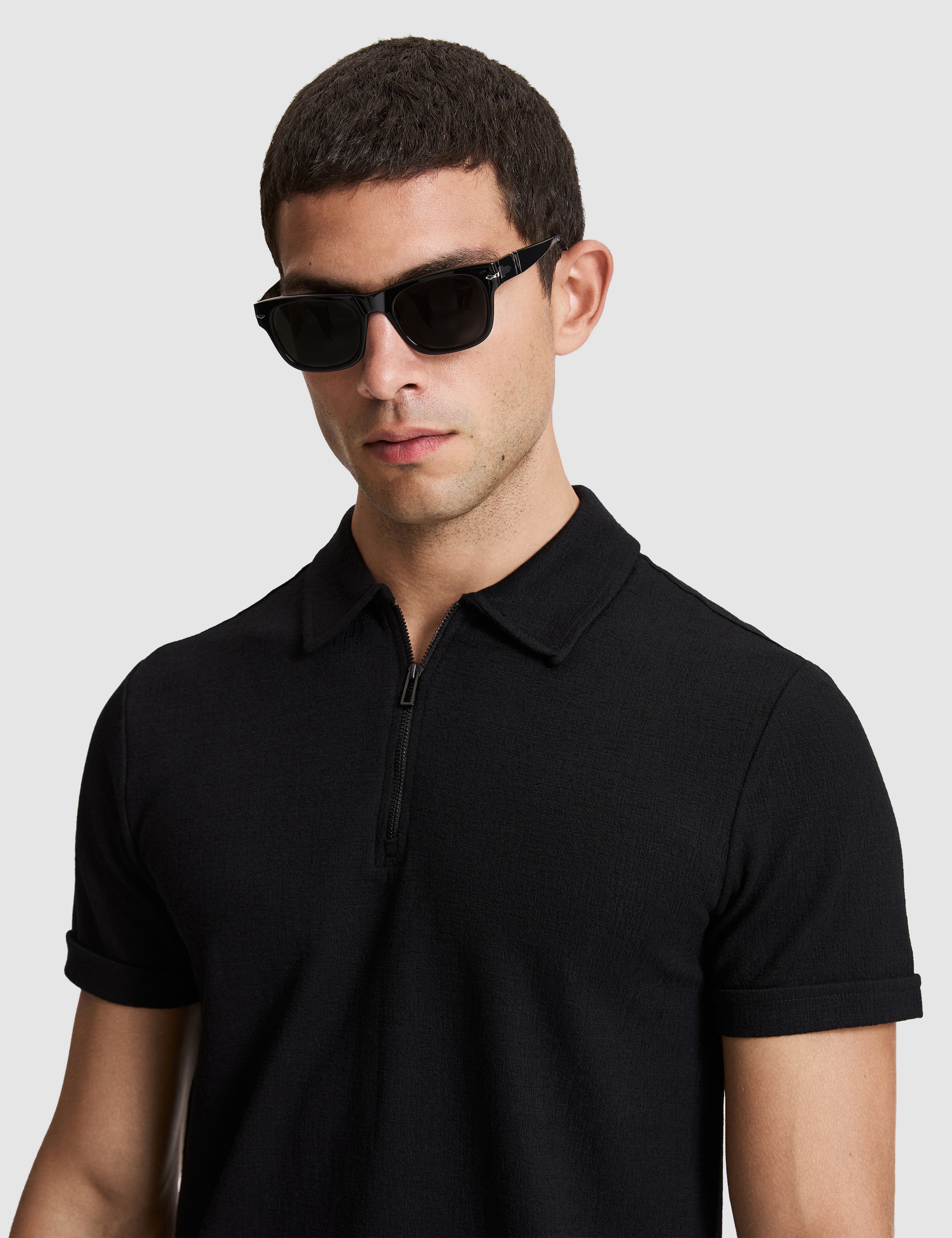 Siyah Slim Fit Fermuarlı Polo Yaka Tişört