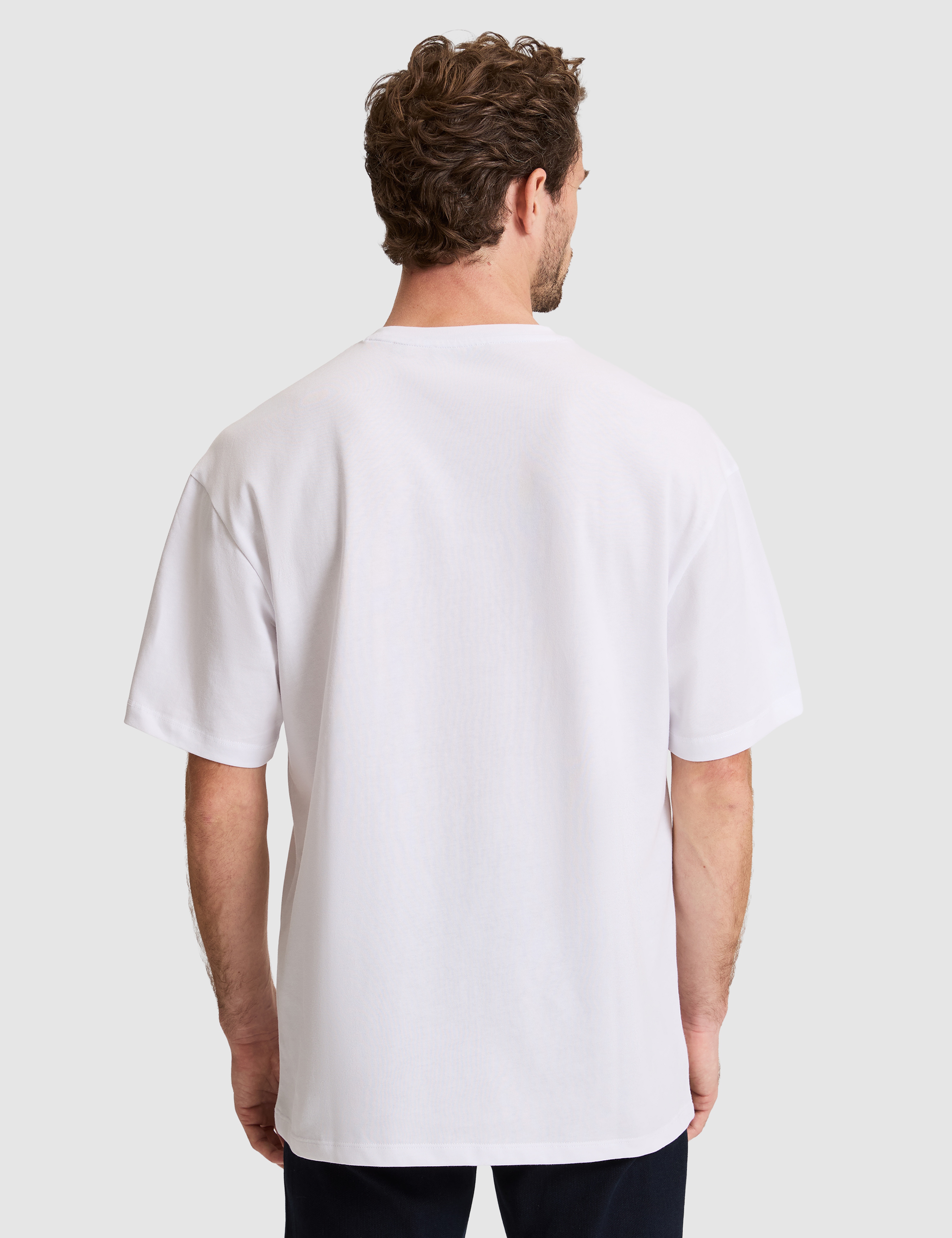 Beyaz Comfort Fit Bisiklet Yaka Tişört