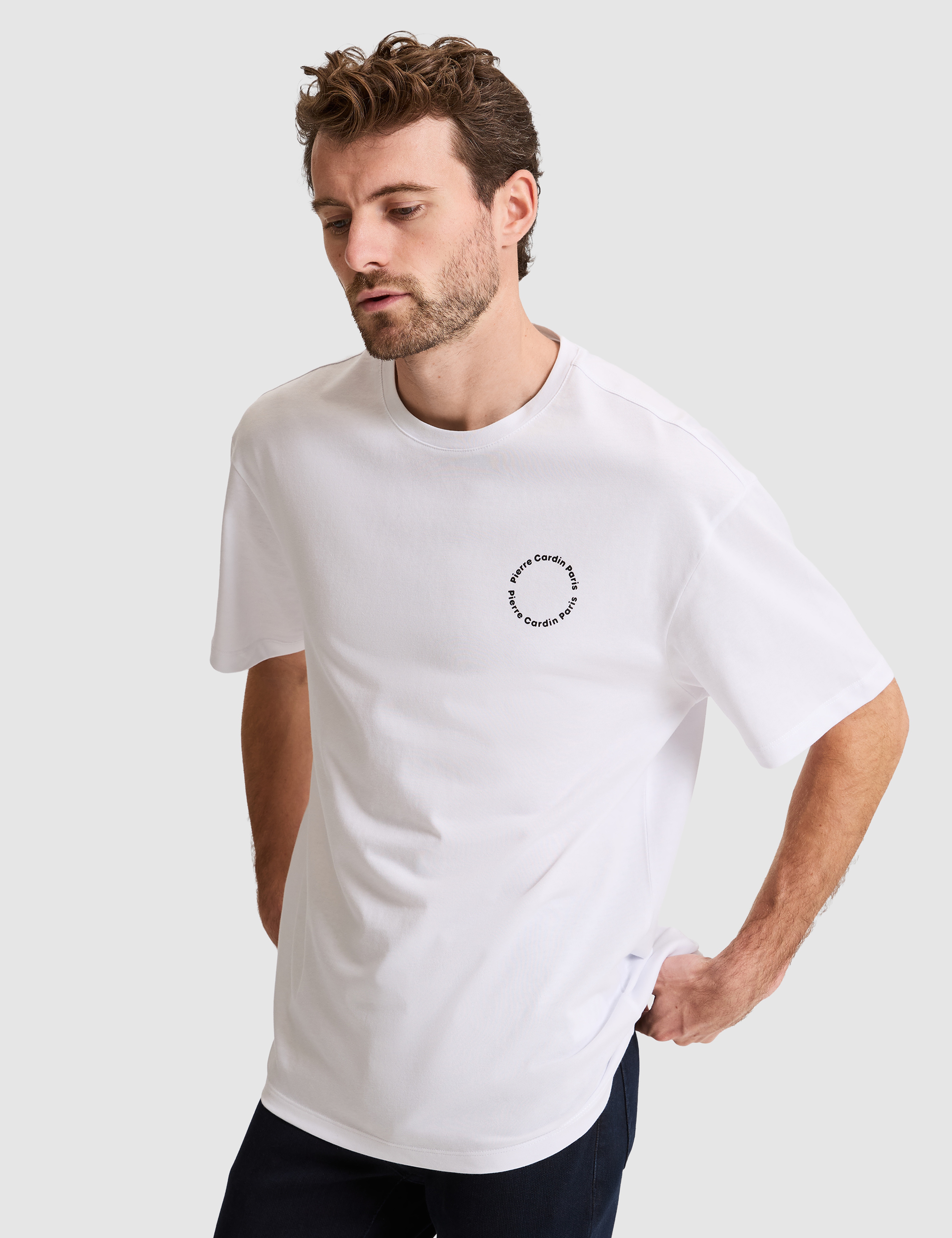 Beyaz Comfort Fit Bisiklet Yaka Tişört