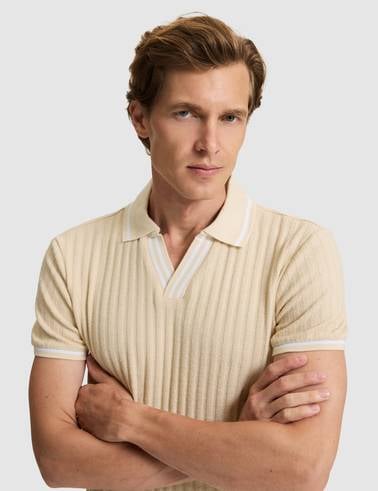 Bej Slim Fit Örme Dokulu Apaş Yaka Tişört