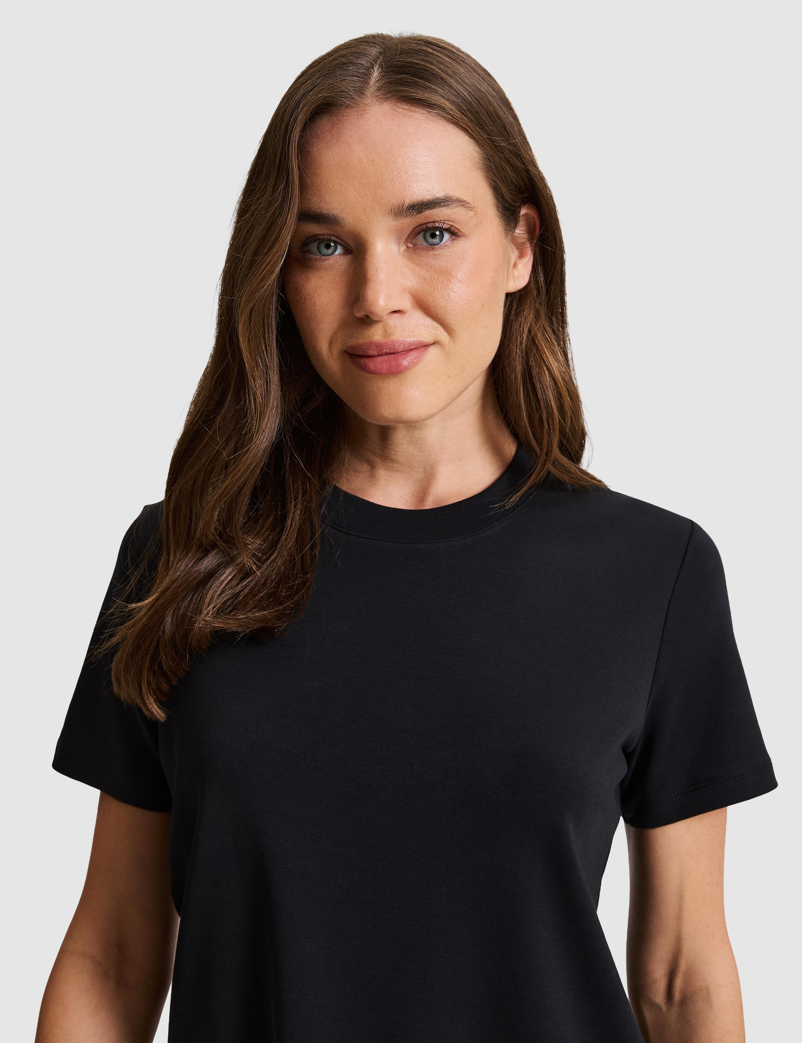 Siyah Regular Fit Bisiklet Yaka Basic Tişört